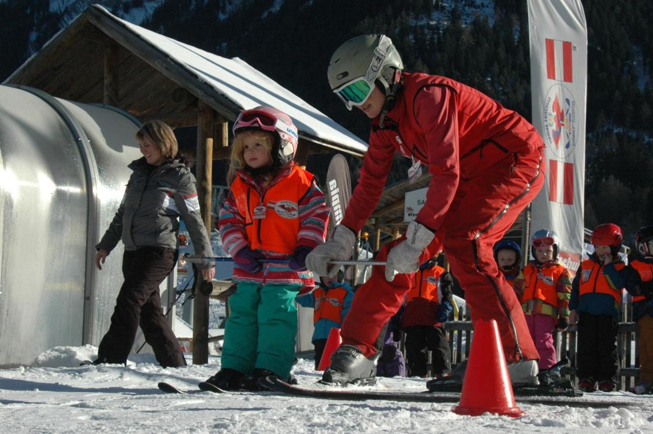 Hotel Tirolerhof - Familotel Zugspitze Ehrwald Exteriör bild