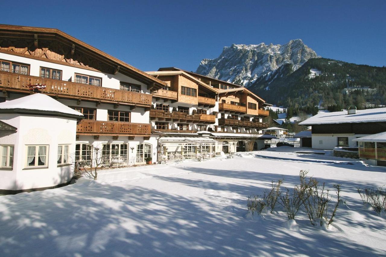 Hotel Tirolerhof - Familotel Zugspitze Ehrwald Exteriör bild