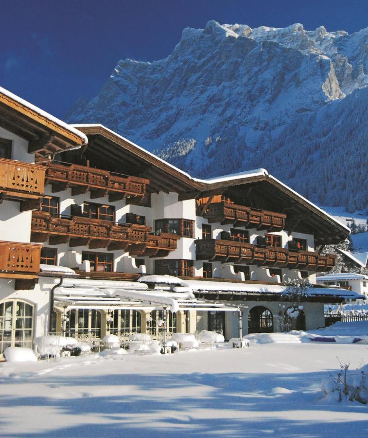 Hotel Tirolerhof - Familotel Zugspitze Ehrwald Exteriör bild