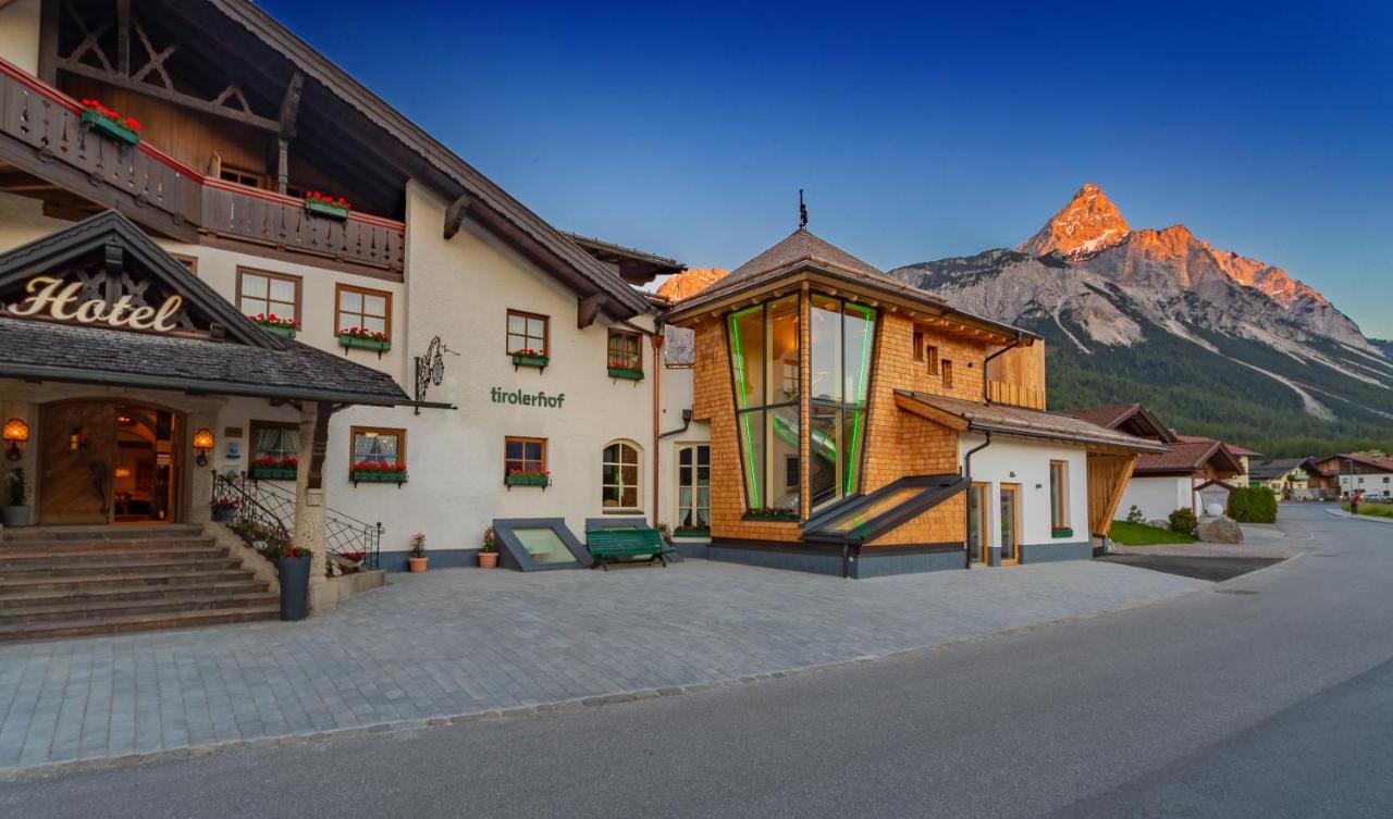 Hotel Tirolerhof - Familotel Zugspitze Ehrwald Exteriör bild