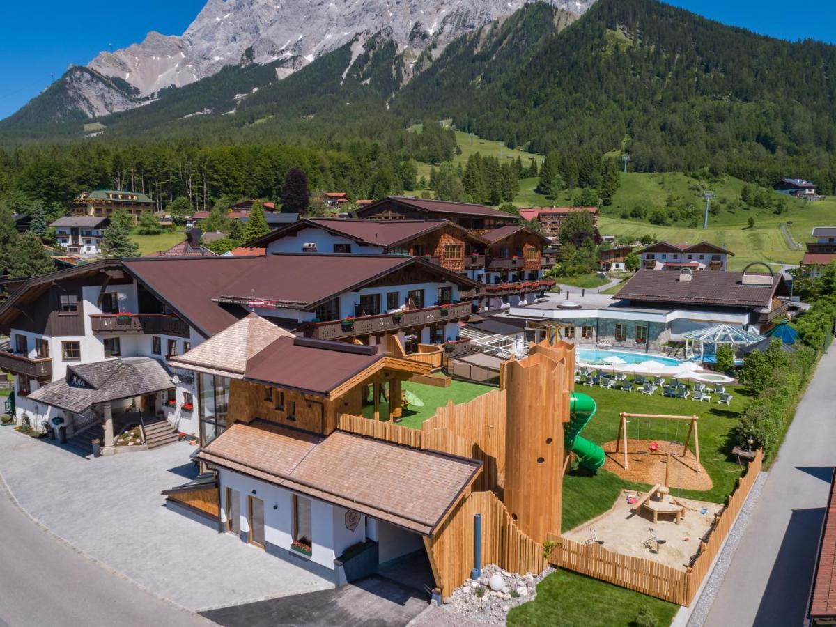 Hotel Tirolerhof - Familotel Zugspitze Ehrwald Exteriör bild