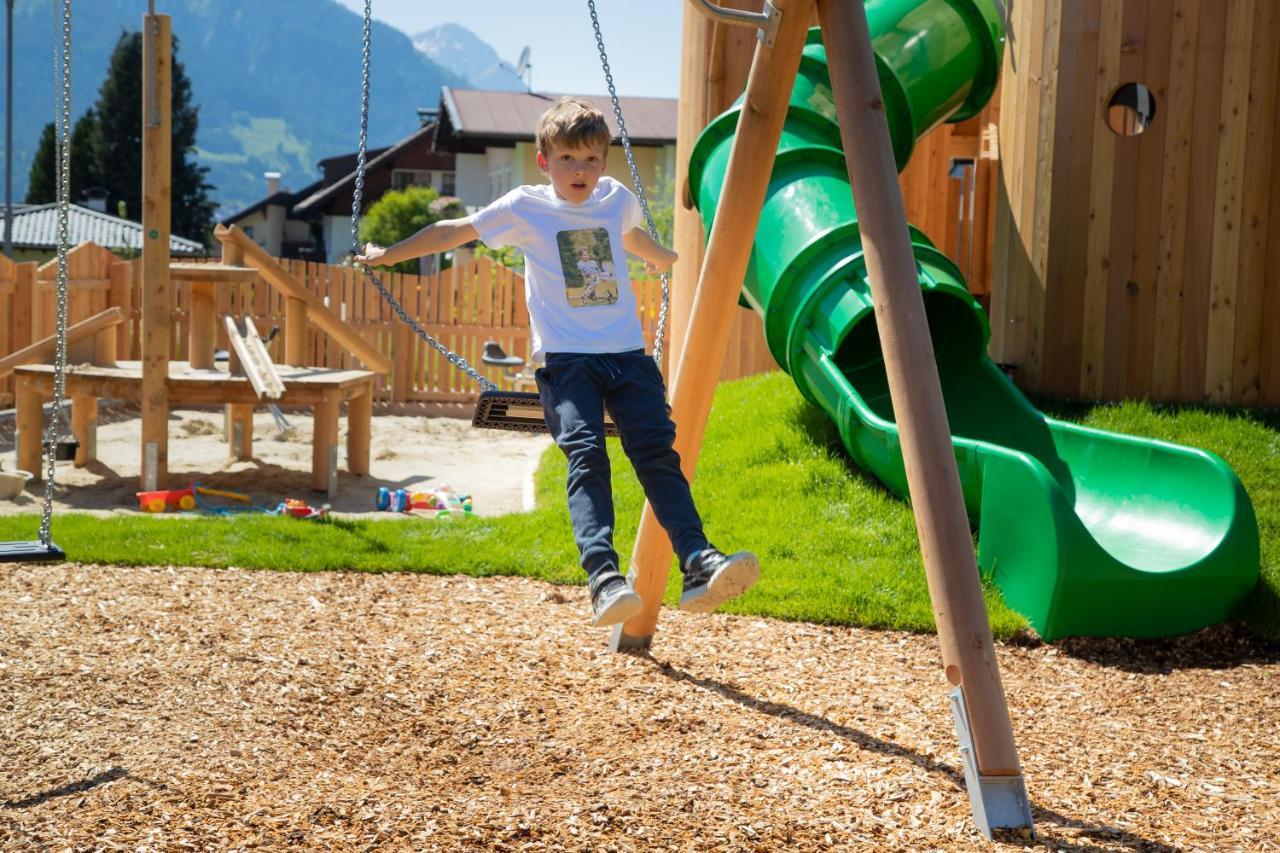 Hotel Tirolerhof - Familotel Zugspitze Ehrwald Exteriör bild