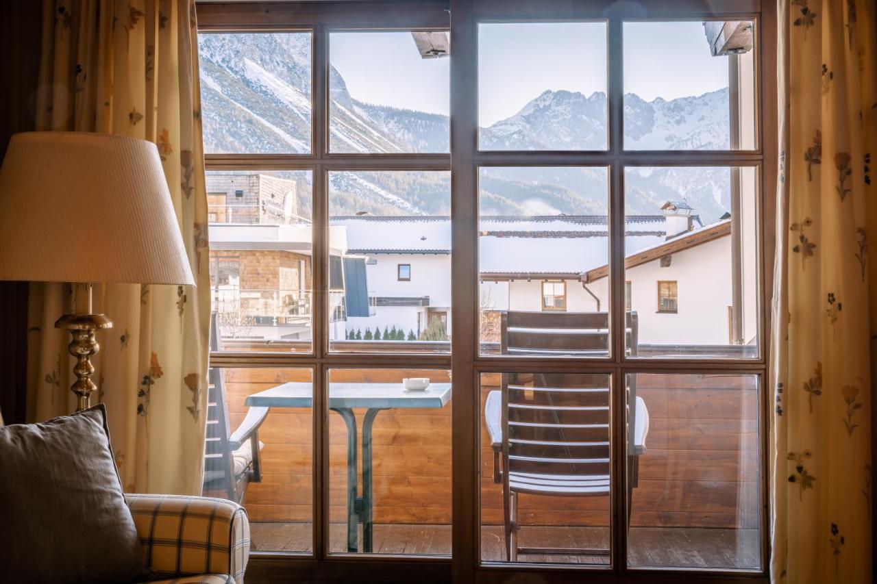 Hotel Tirolerhof - Familotel Zugspitze Ehrwald Exteriör bild