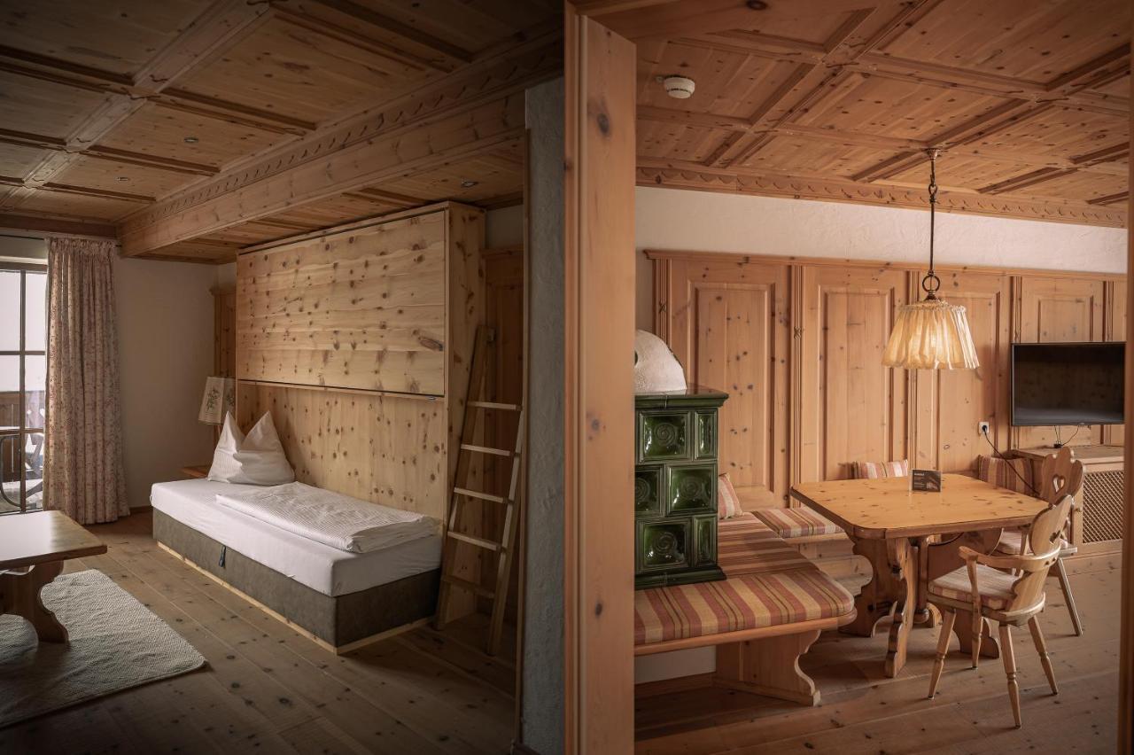 Hotel Tirolerhof - Familotel Zugspitze Ehrwald Exteriör bild