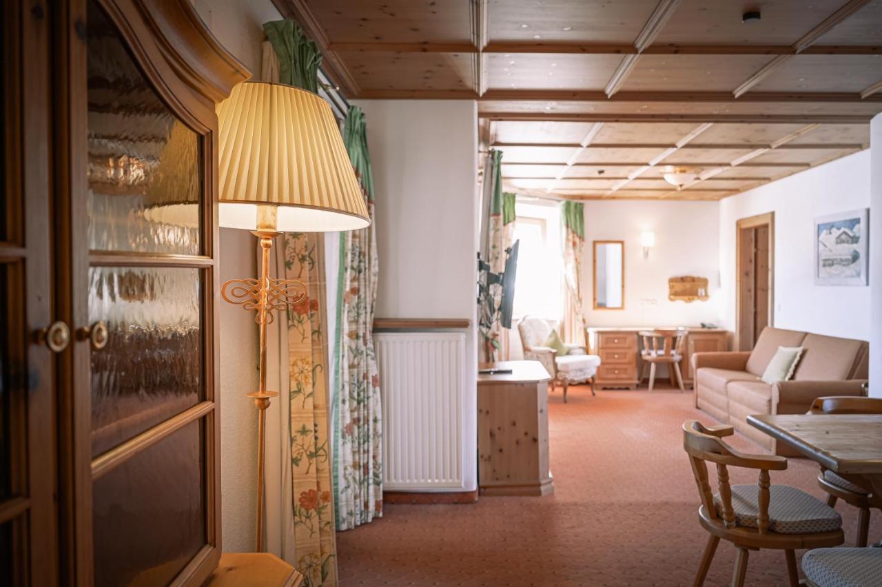 Hotel Tirolerhof - Familotel Zugspitze Ehrwald Exteriör bild