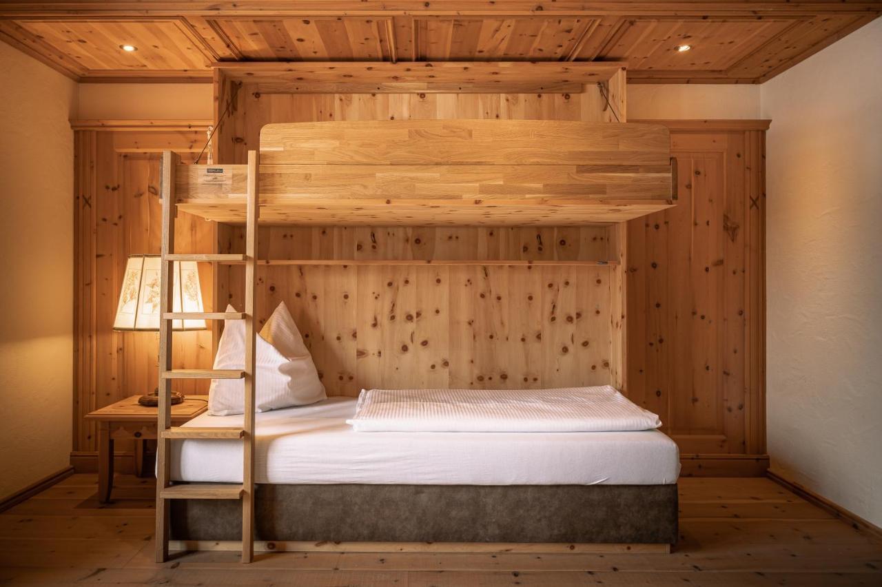 Hotel Tirolerhof - Familotel Zugspitze Ehrwald Exteriör bild