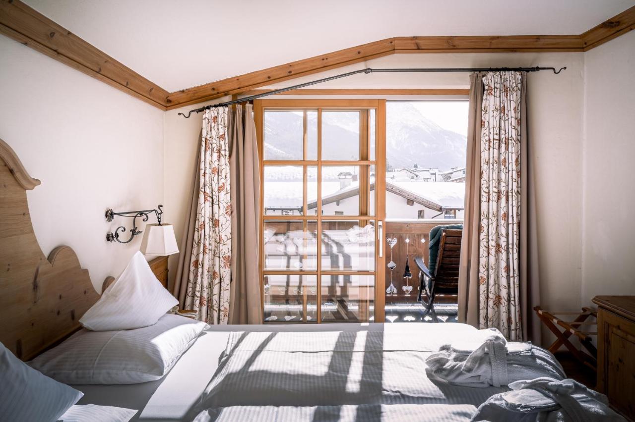 Hotel Tirolerhof - Familotel Zugspitze Ehrwald Exteriör bild