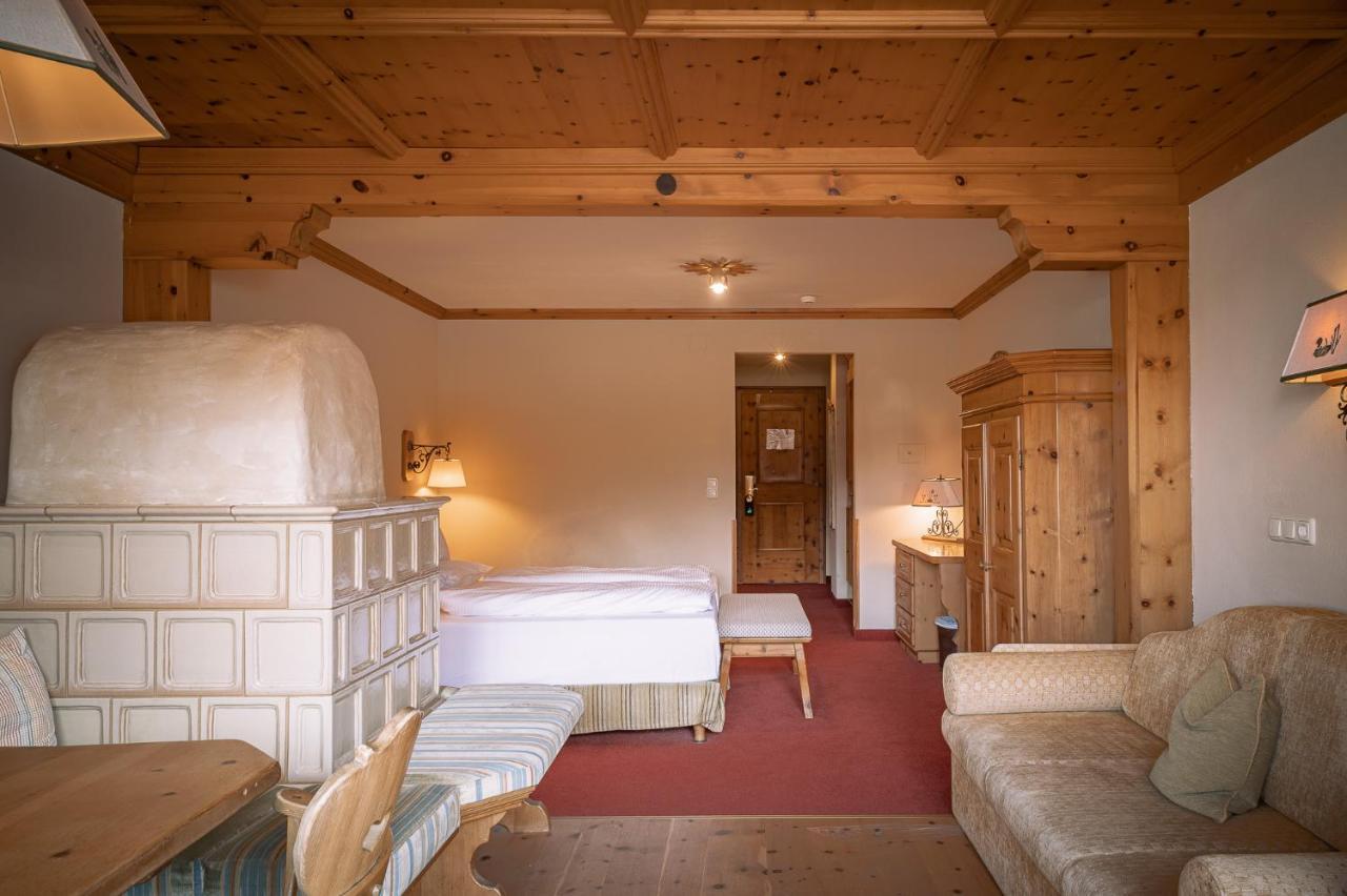 Hotel Tirolerhof - Familotel Zugspitze Ehrwald Exteriör bild