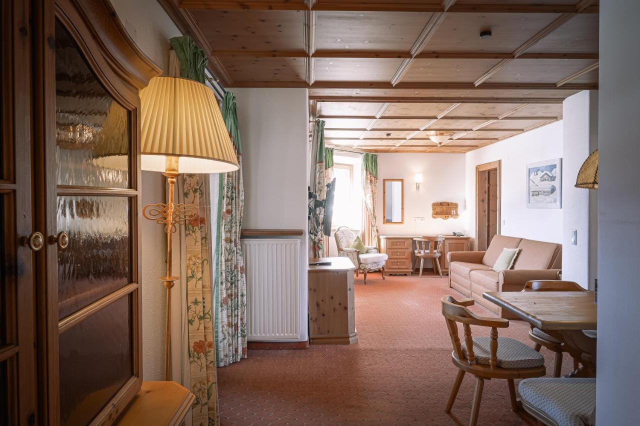 Hotel Tirolerhof - Familotel Zugspitze Ehrwald Exteriör bild