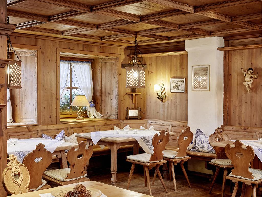 Hotel Tirolerhof - Familotel Zugspitze Ehrwald Exteriör bild